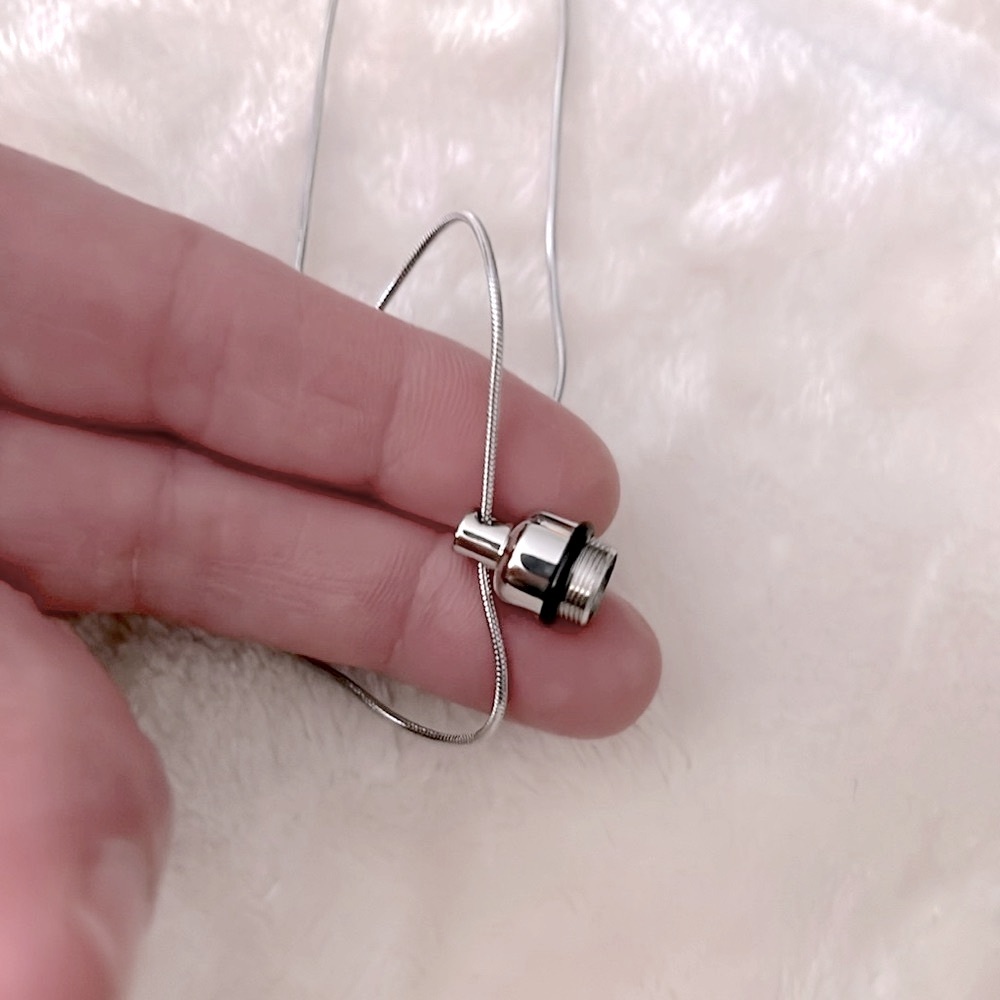 NWT ⚱️ STAINLESS STEEL CREMATION ASH URN KEEPSAKE BULLET CROSS PENDANT NECKLACE - Picture 8 of 13